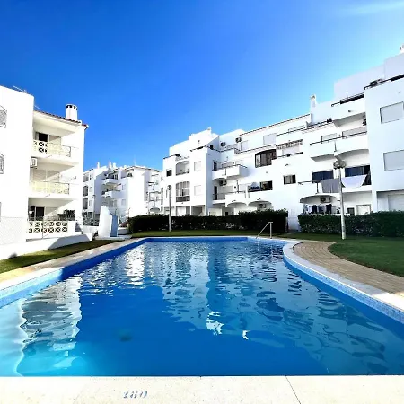 Downtown With Pool By Homing Albufeira