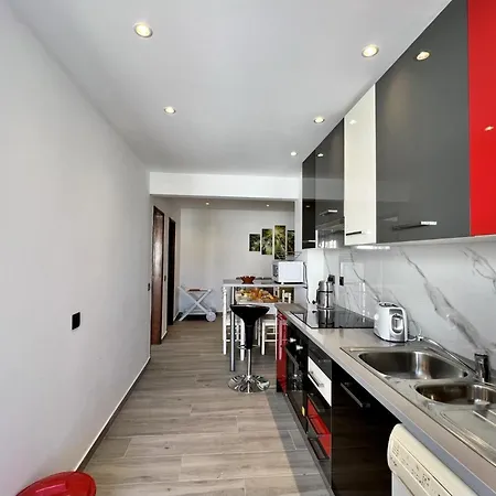 Downtown With Pool By Homing Appartement