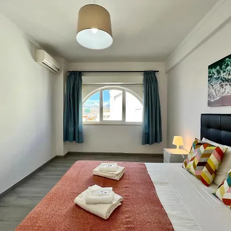 Downtown With Pool By Homing Apartmán *