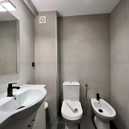 Downtown With Pool By Homing Apartmán *