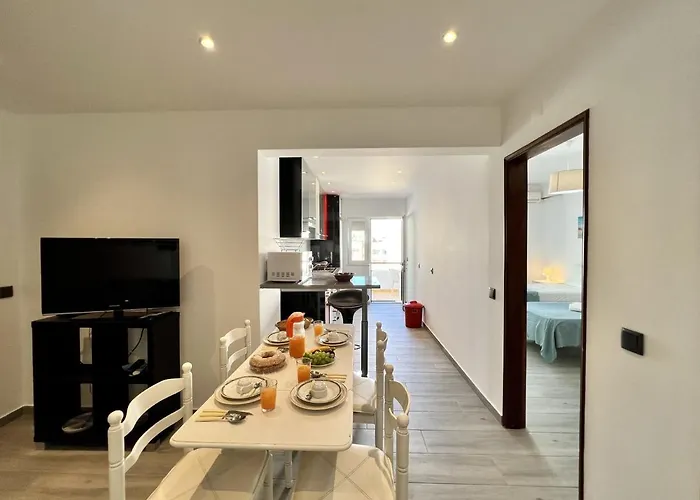 Downtown With Pool By Homing * البوفيرا