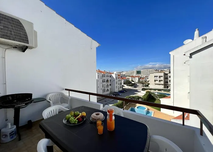 شقة Downtown With Pool By Homing البوفيرا