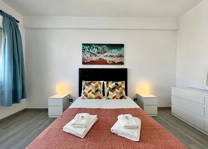 Downtown With Pool By Homing البوفيرا