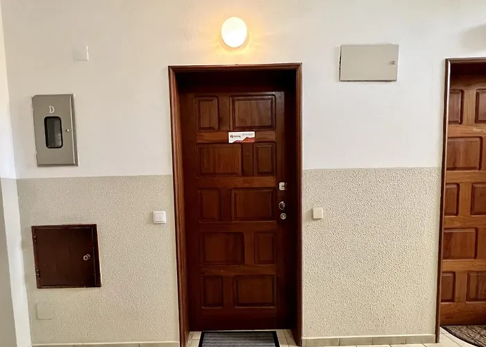 Downtown With Pool By Homing البوفيرا